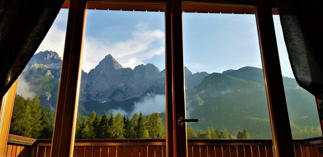 Mountain Peaks Apartment With Sauna Gozd Martuljek Kültér fotó