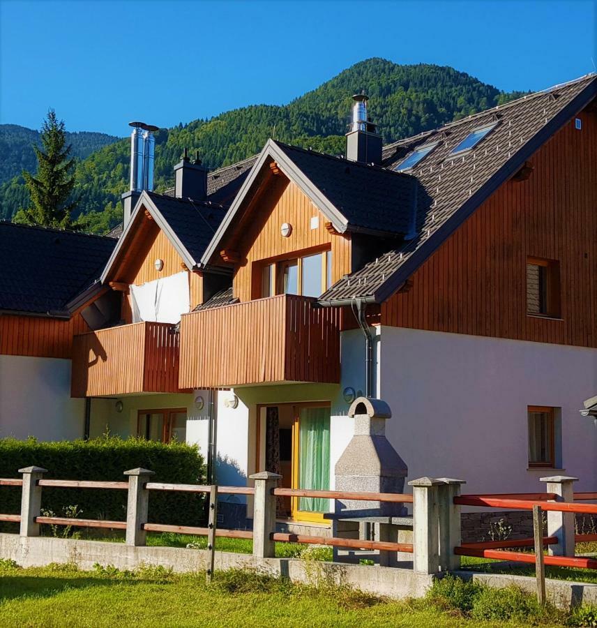 Mountain Peaks Apartment With Sauna Gozd Martuljek Kültér fotó